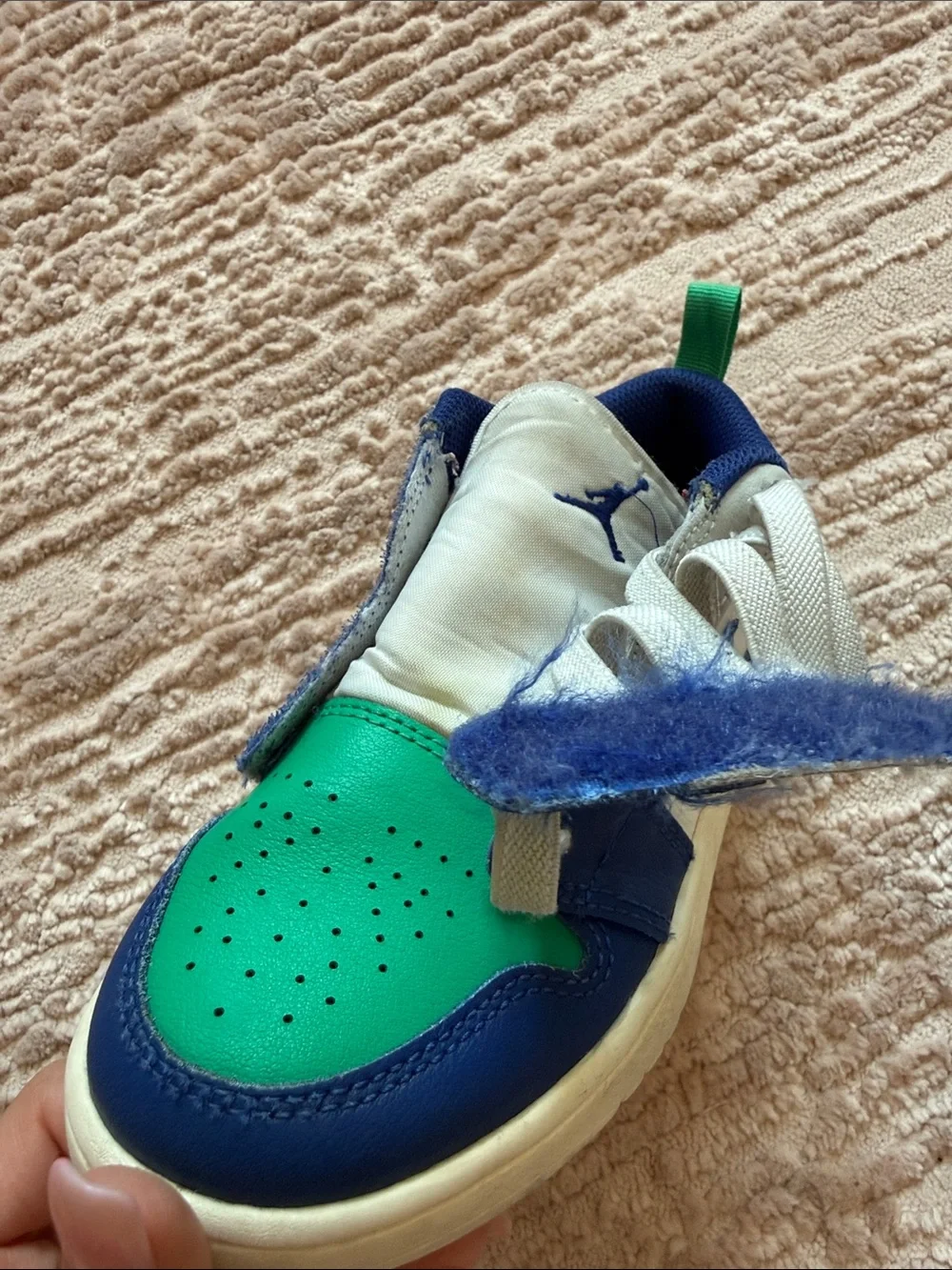 Air Jordan Nike Kids Low-Top Sneakers with Velcro in Green, Navy & White Size 13